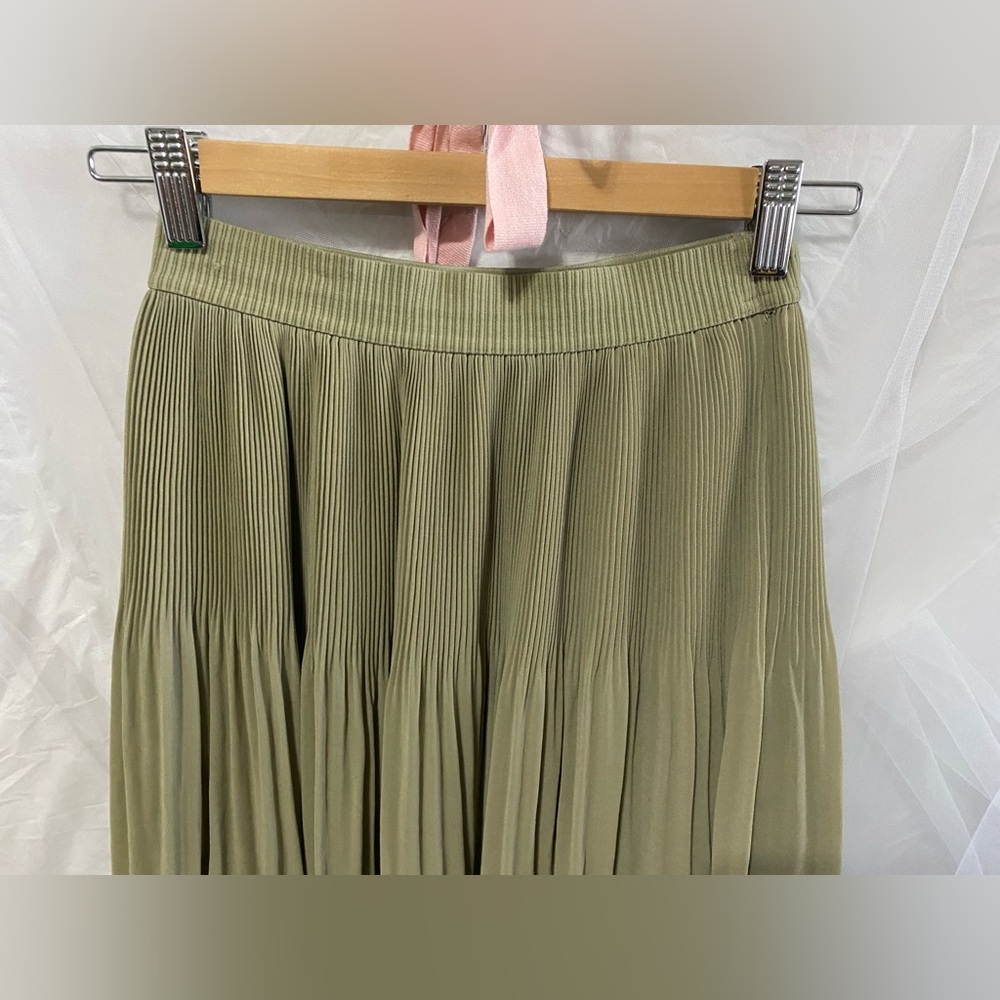 H&M SHEER Pleated Chiffon Midi Skirt – Olive Green – Size 2 (VGUC) * - Picture 4 of 8